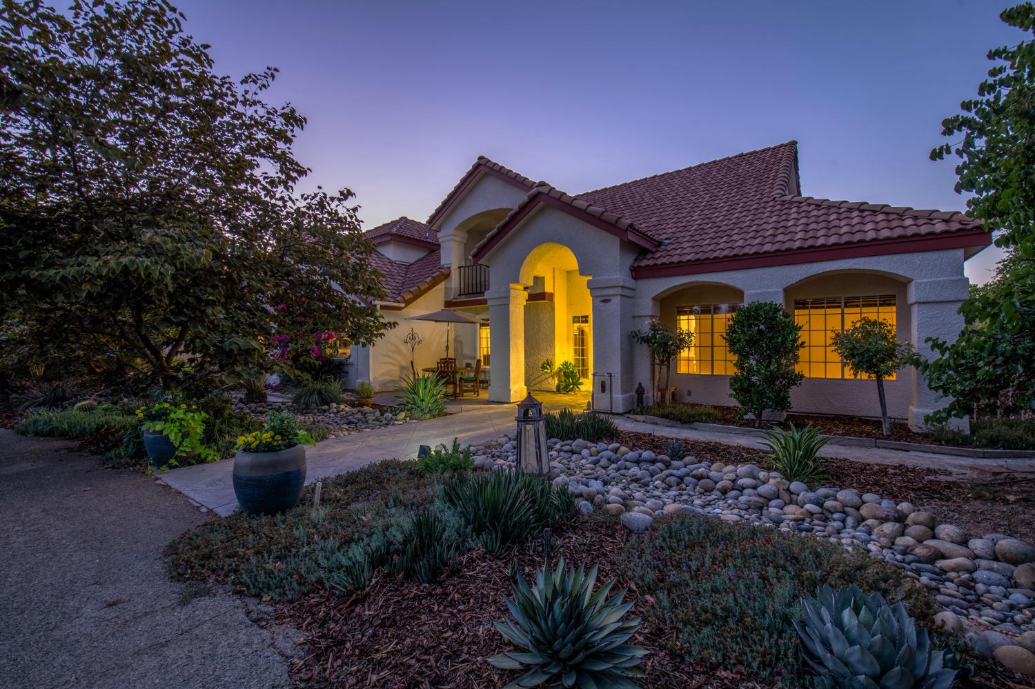 5232 Horseshoe Bend Ave, Clovis, CA 93619
