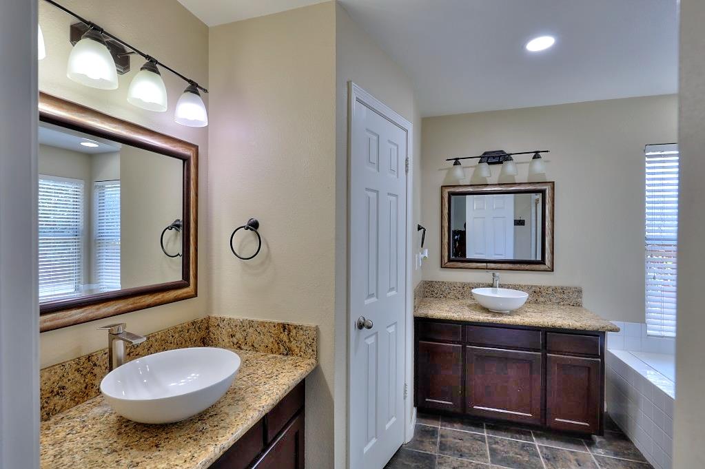 5659 W Menlo Ave, Fresno, CA 93722
