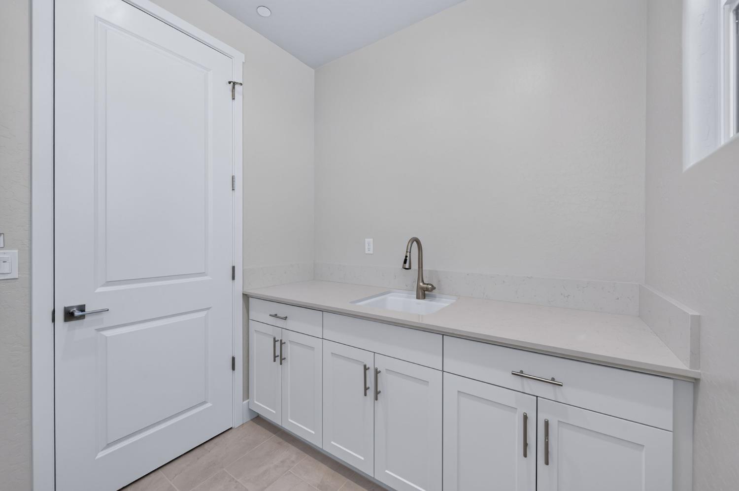 973 Peters Rd S, Madera, CA 93636