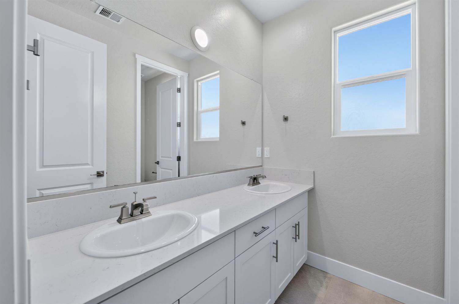 973 Peters Rd S, Madera, CA 93636