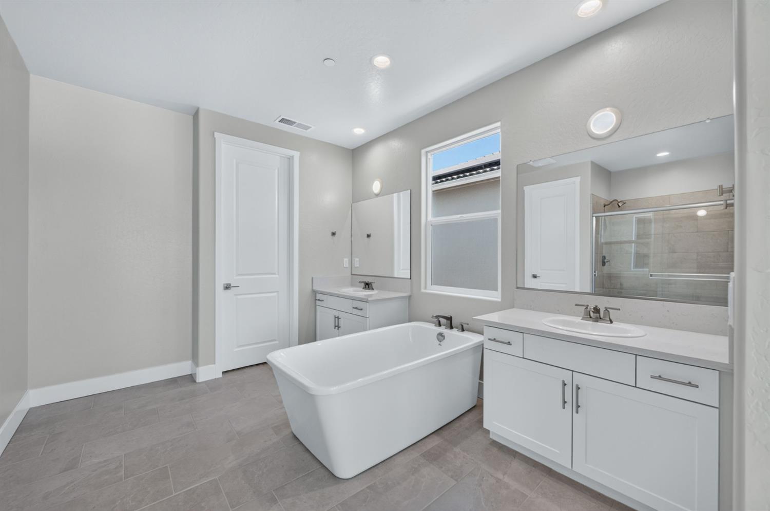 973 Peters Rd S, Madera, CA 93636