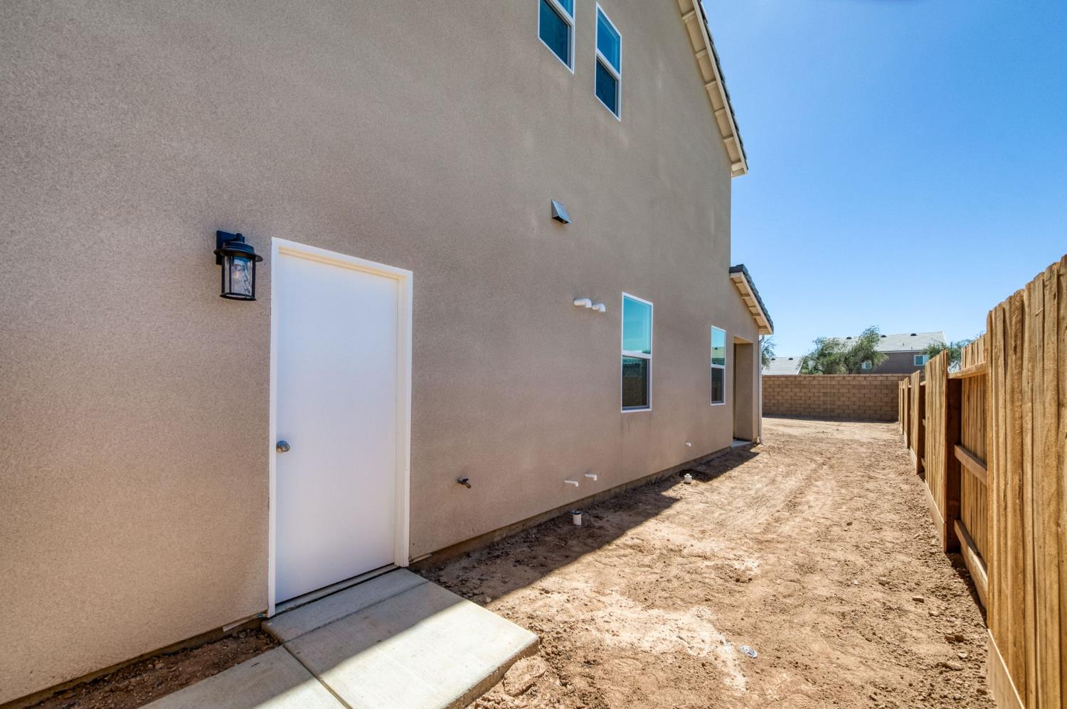 973 Peters Rd S, Madera, CA 93636