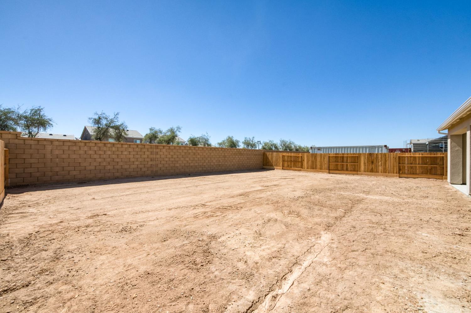 973 Peters Rd S, Madera, CA 93636