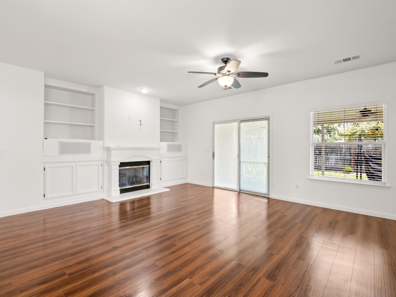 1291 Hillcrest St, Selma, CA 93662
