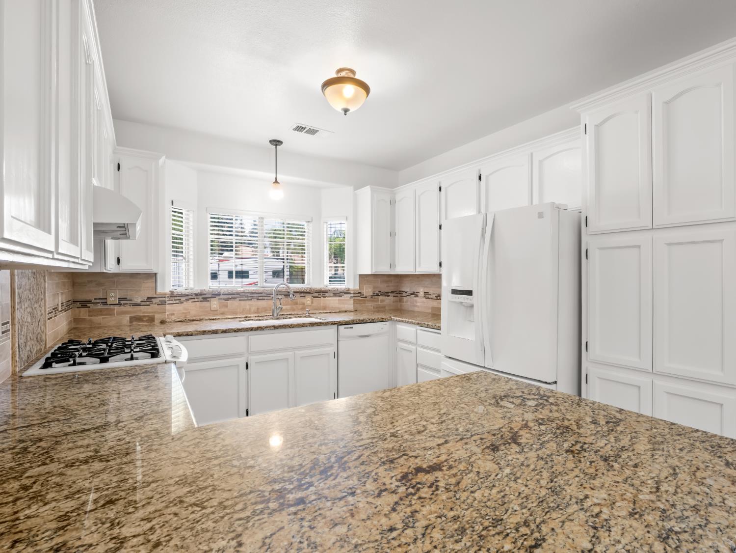 1291 Hillcrest St, Selma, CA 93662
