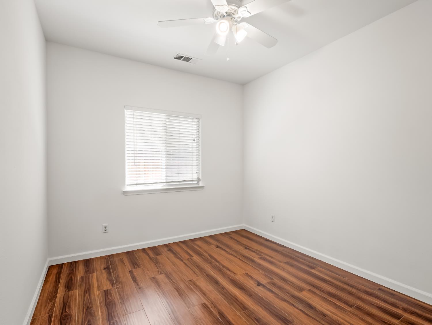 1291 Hillcrest St, Selma, CA 93662