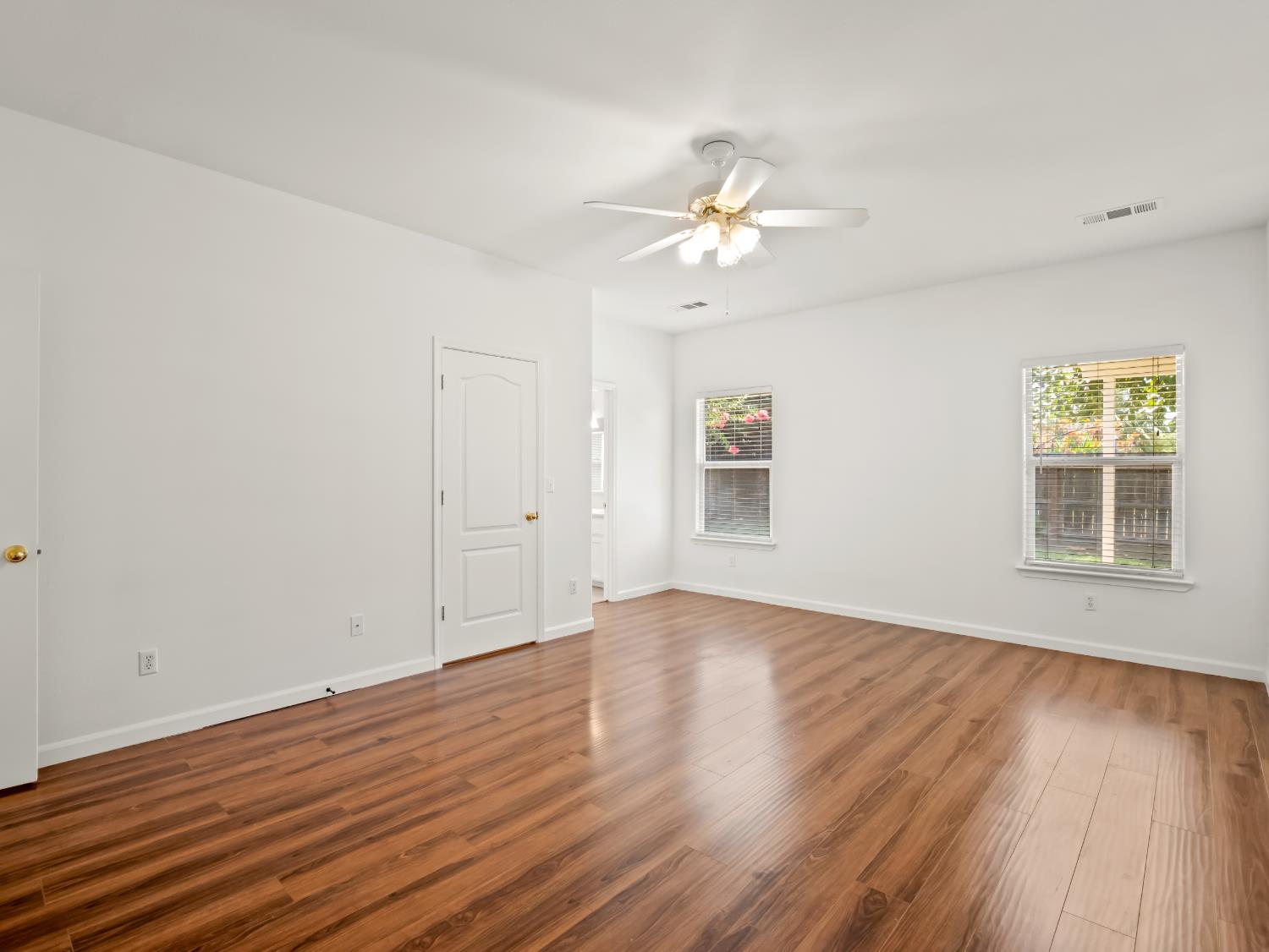 1291 Hillcrest St, Selma, CA 93662