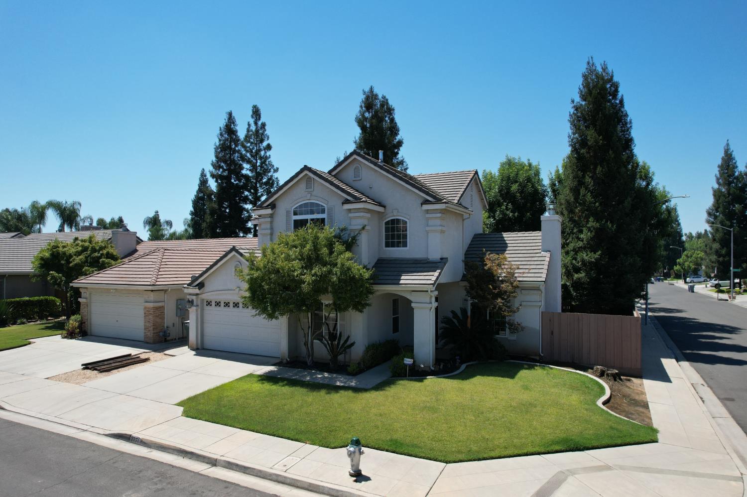 2771 E Waterford, Fresno, CA 93720