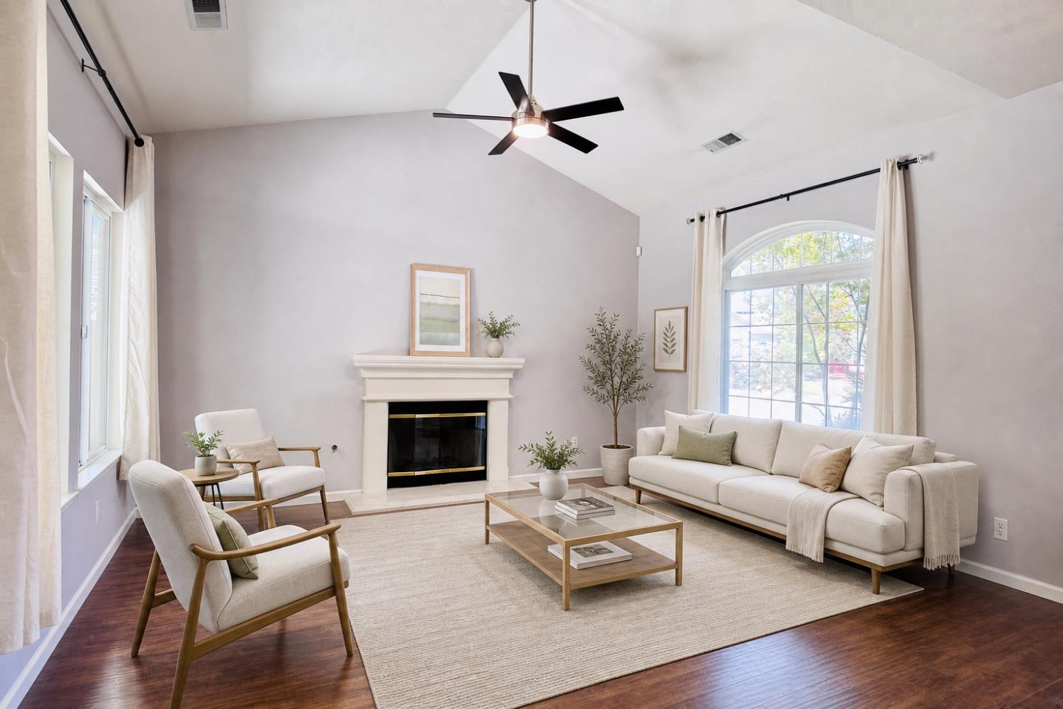 2771 E Waterford, Fresno, CA 93720