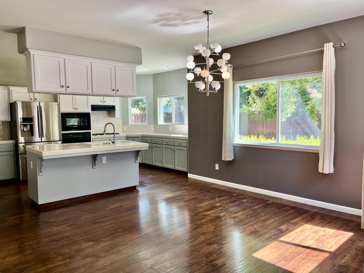 2771 E Waterford, Fresno, CA 93720