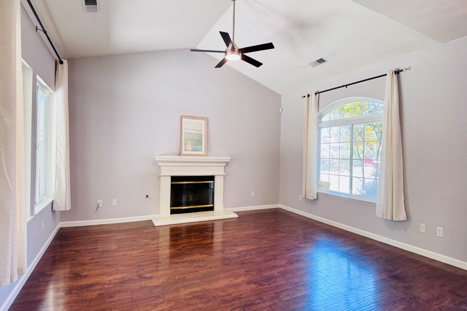 2771 E Waterford, Fresno, CA 93720
