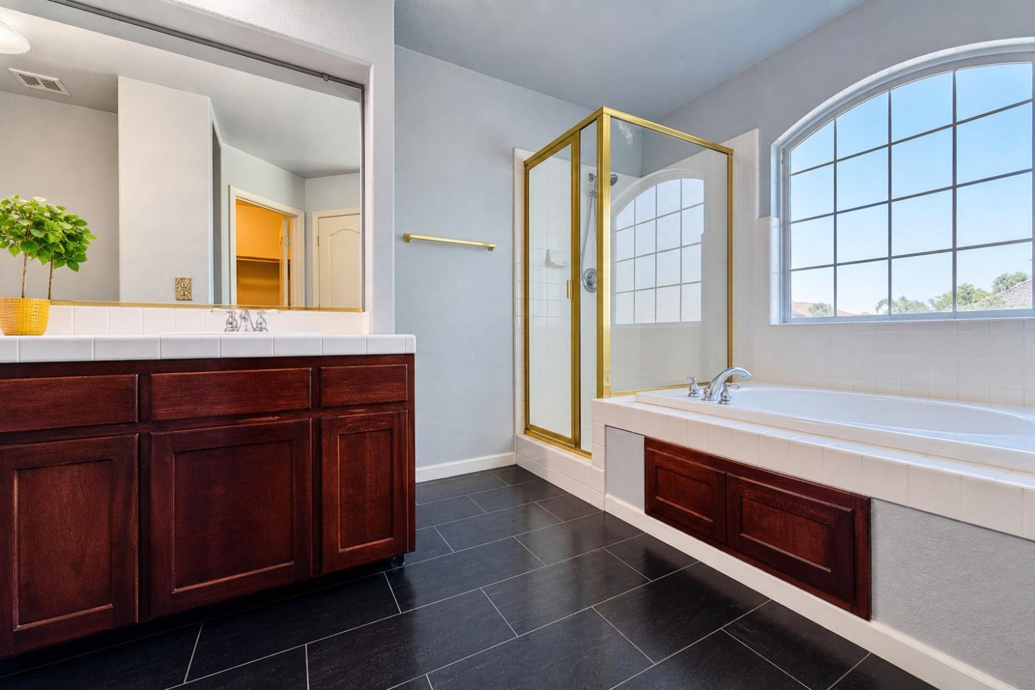 2771 E Waterford, Fresno, CA 93720