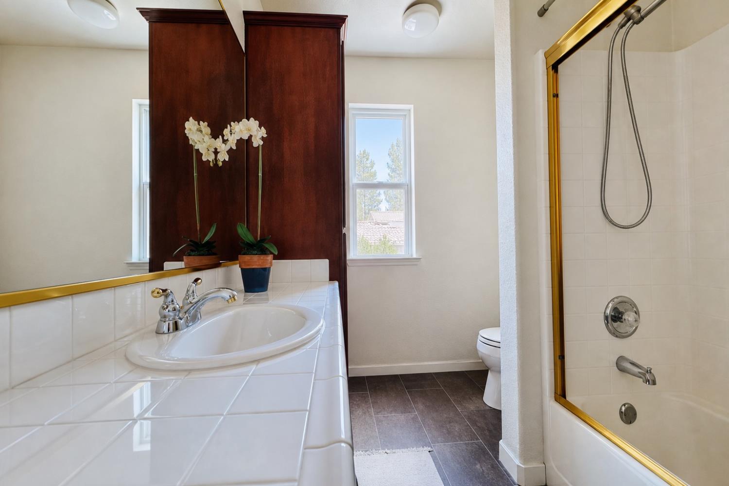2771 E Waterford, Fresno, CA 93720