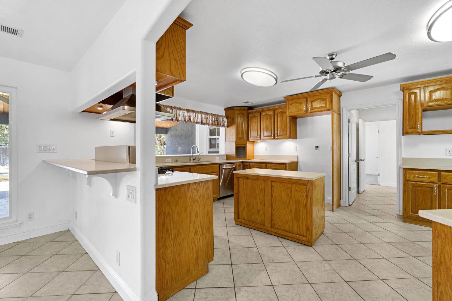 36953 Sparta Ave, Madera, CA 93636
