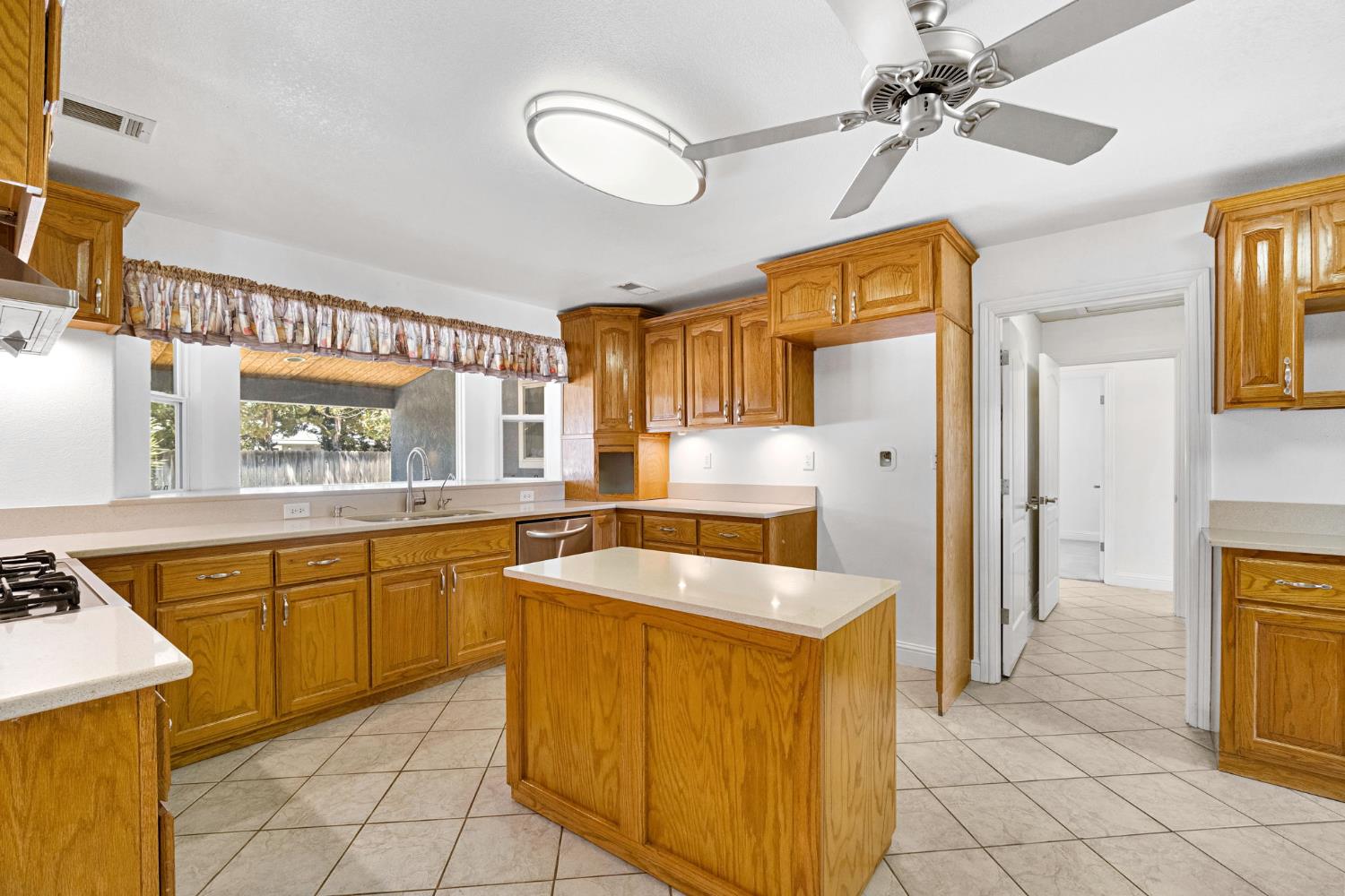 36953 Sparta Ave, Madera, CA 93636