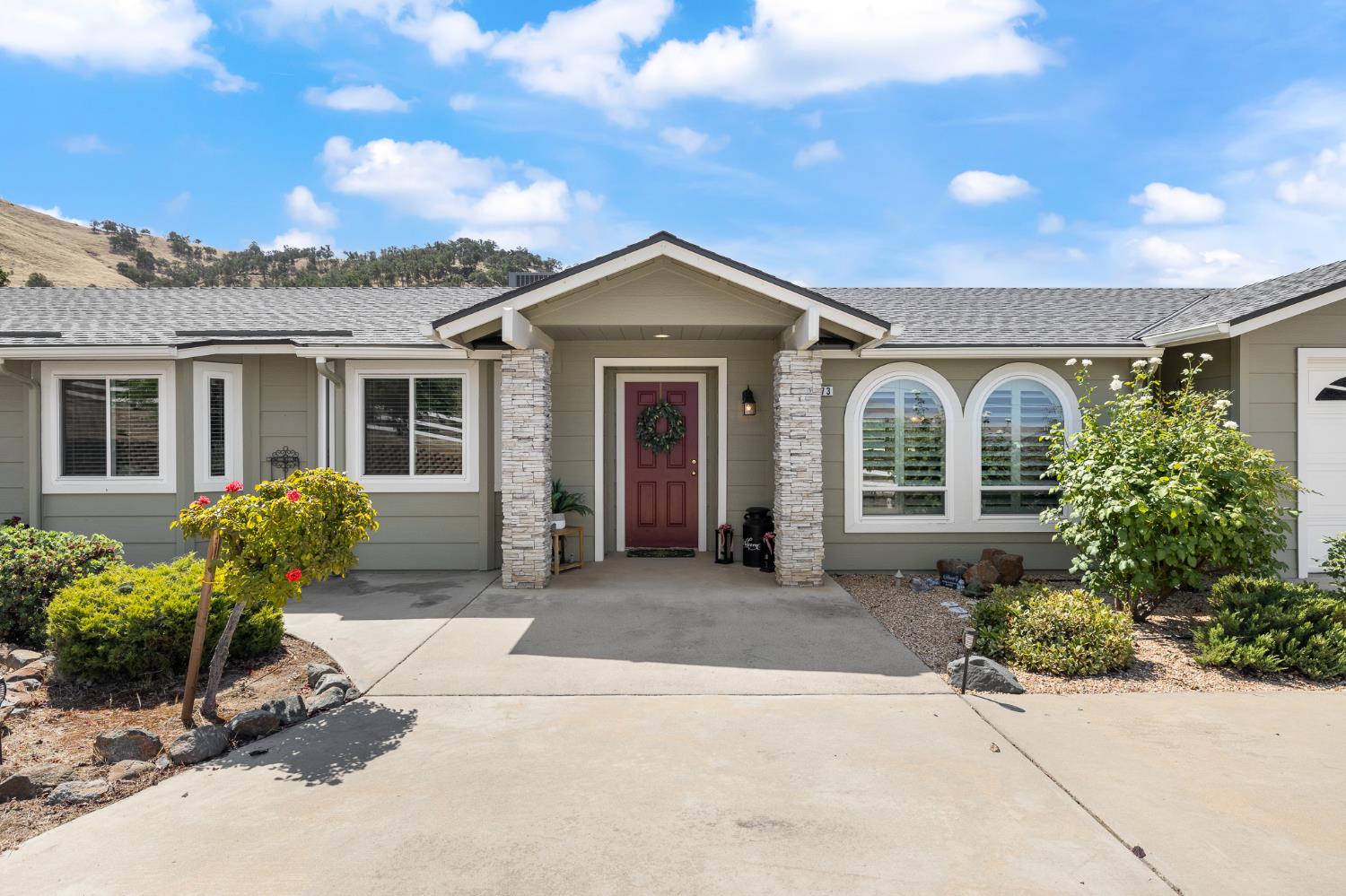 6873 Rodeo Dr, Sanger, CA 93657