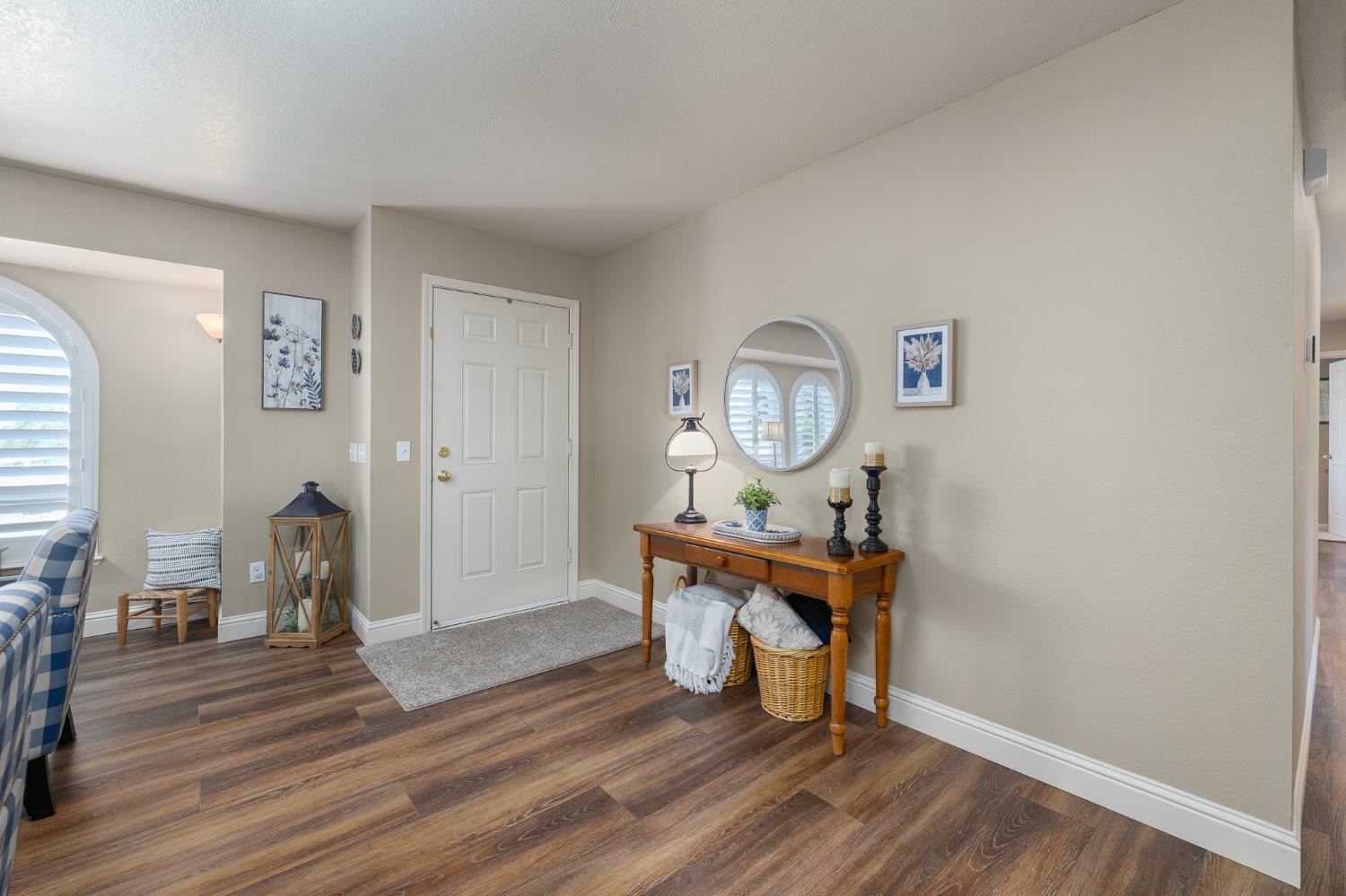 6873 Rodeo Dr, Sanger, CA 93657