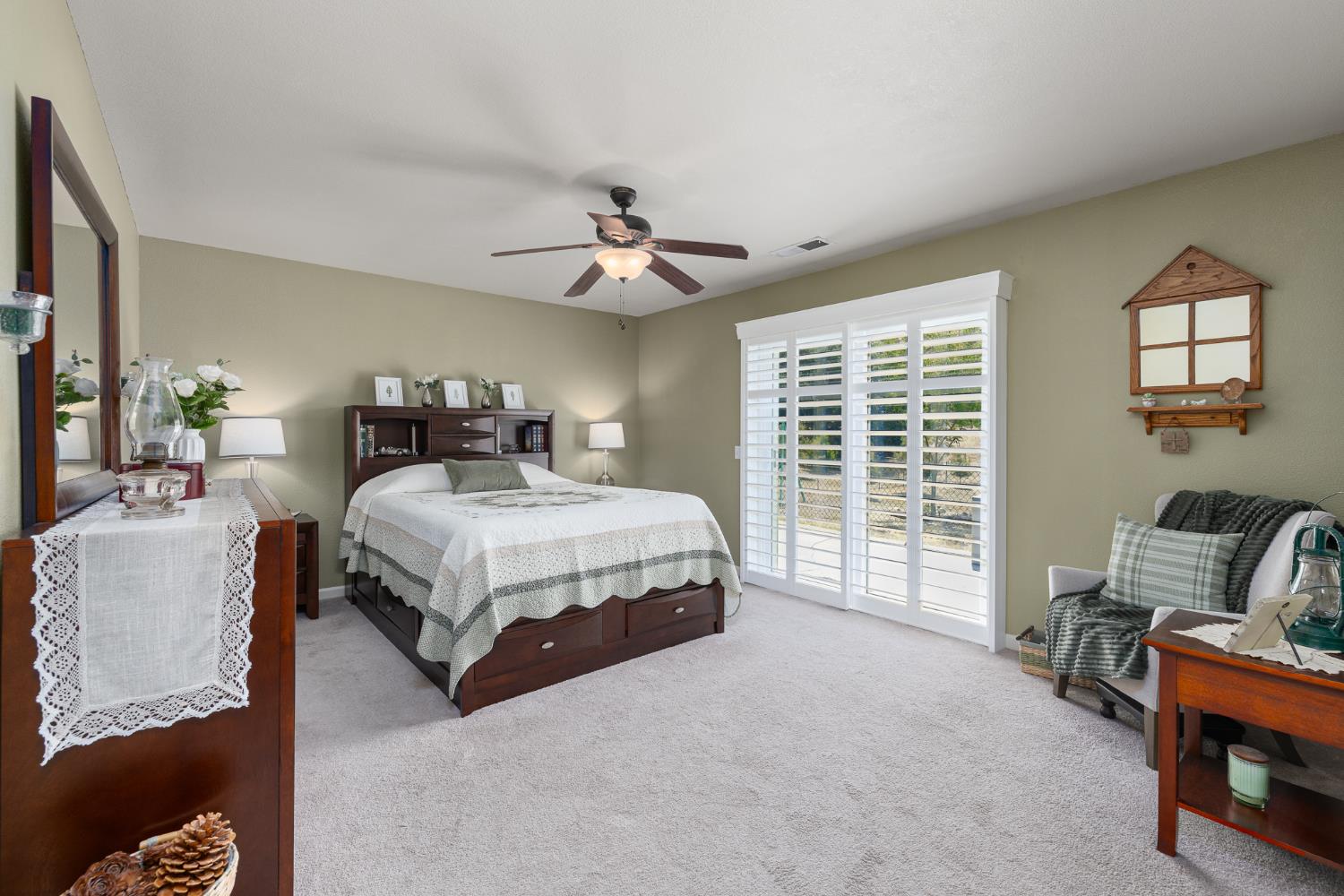 6873 Rodeo Dr, Sanger, CA 93657