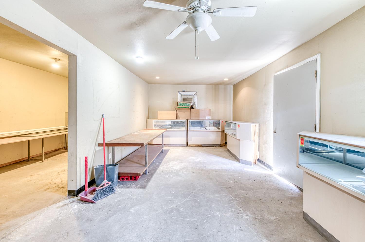 2403 2405 E Clinton Ave, Fresno, CA 93703