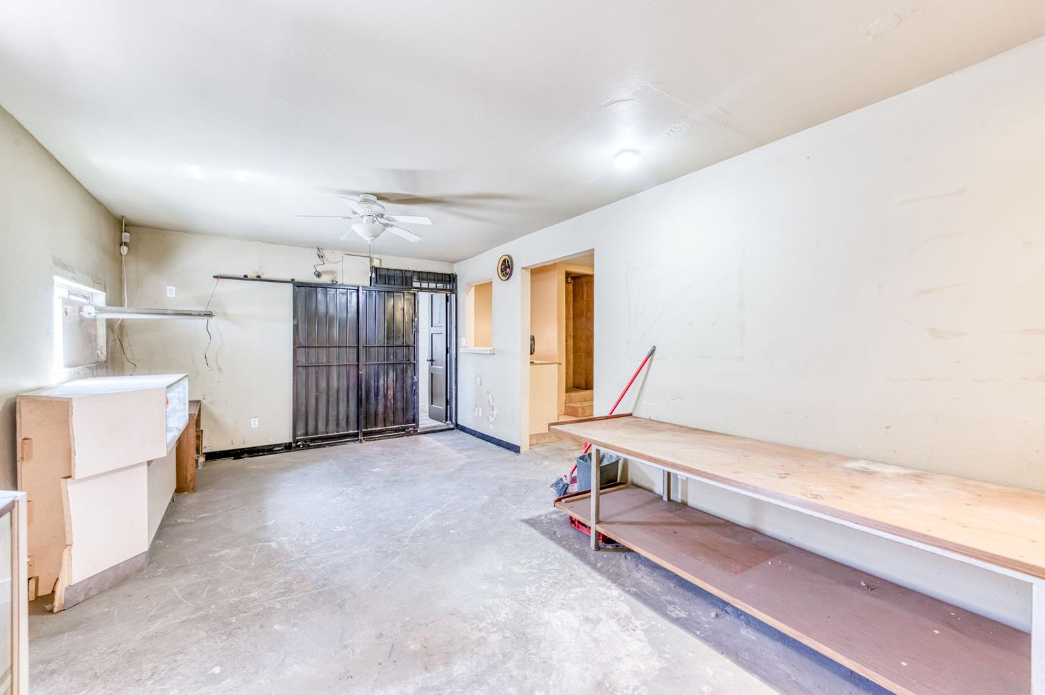 2403 2405 E Clinton Ave, Fresno, CA 93703