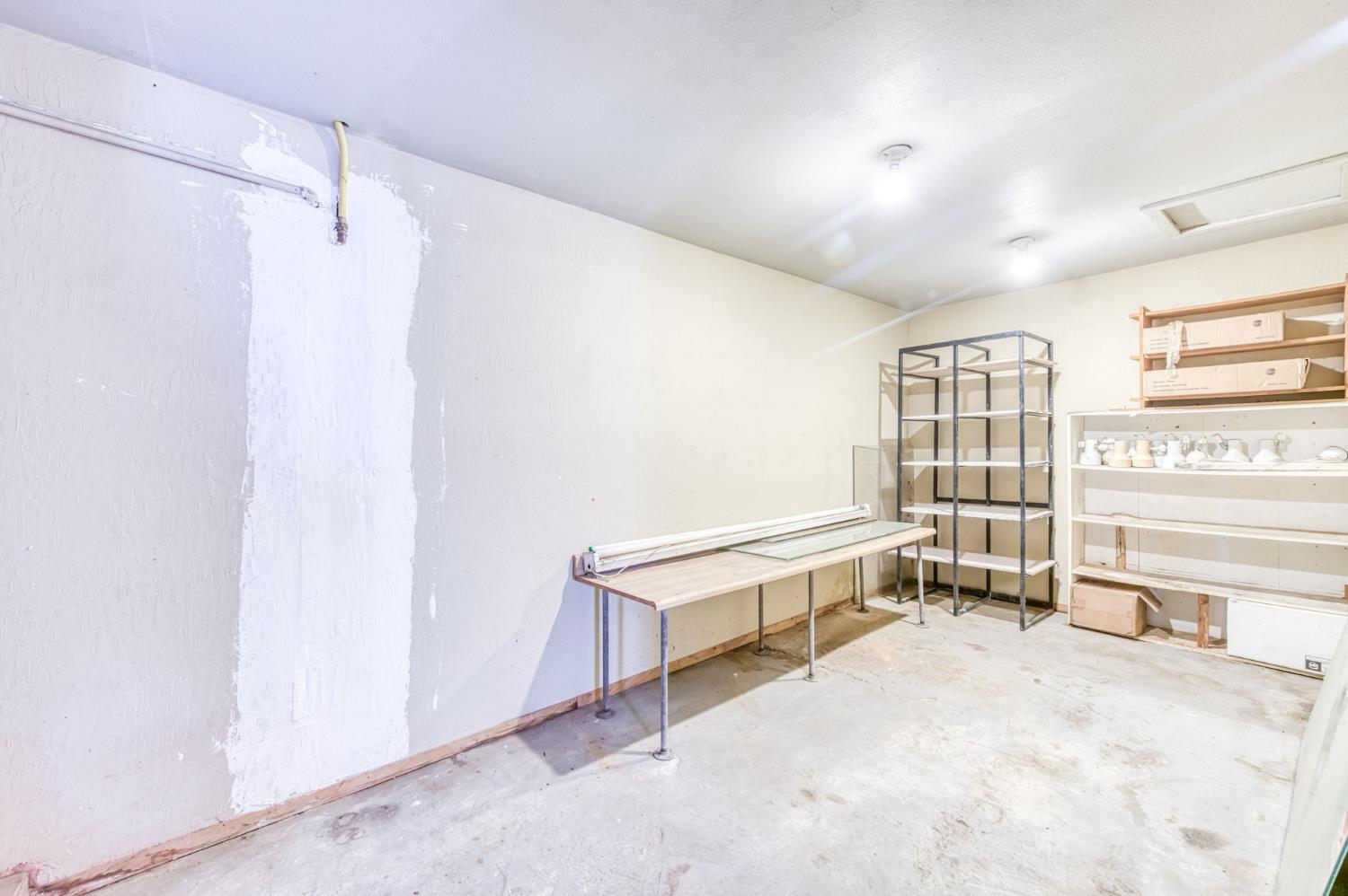 2403 2405 E Clinton Ave, Fresno, CA 93703