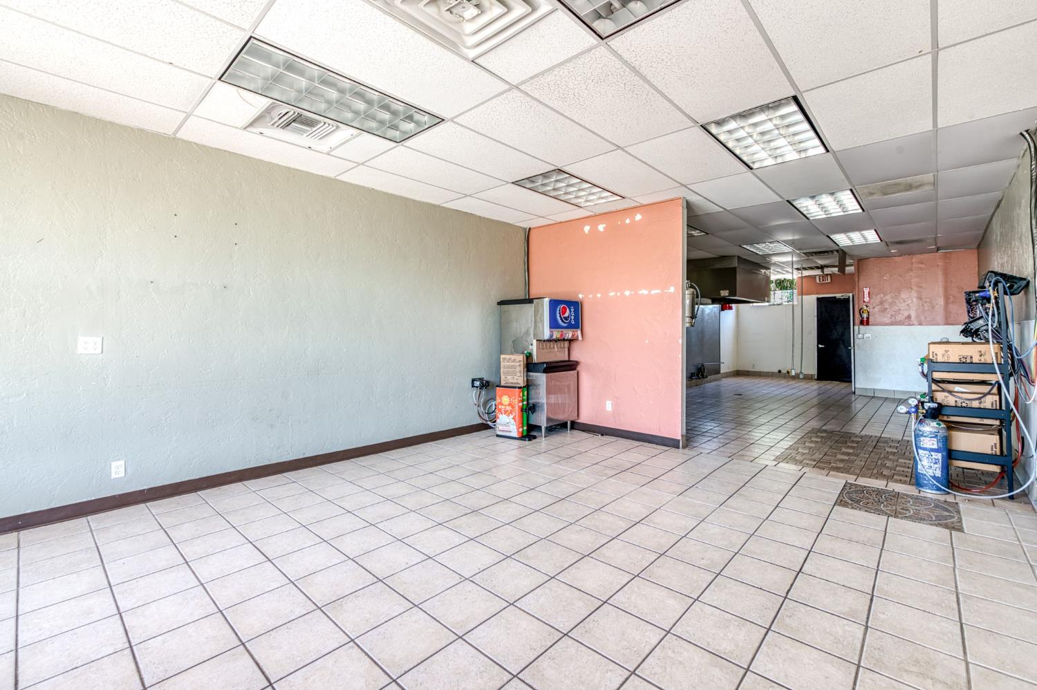 2403 2405 E Clinton Ave, Fresno, CA 93703