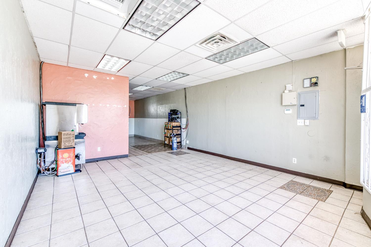 2403 2405 E Clinton Ave, Fresno, CA 93703
