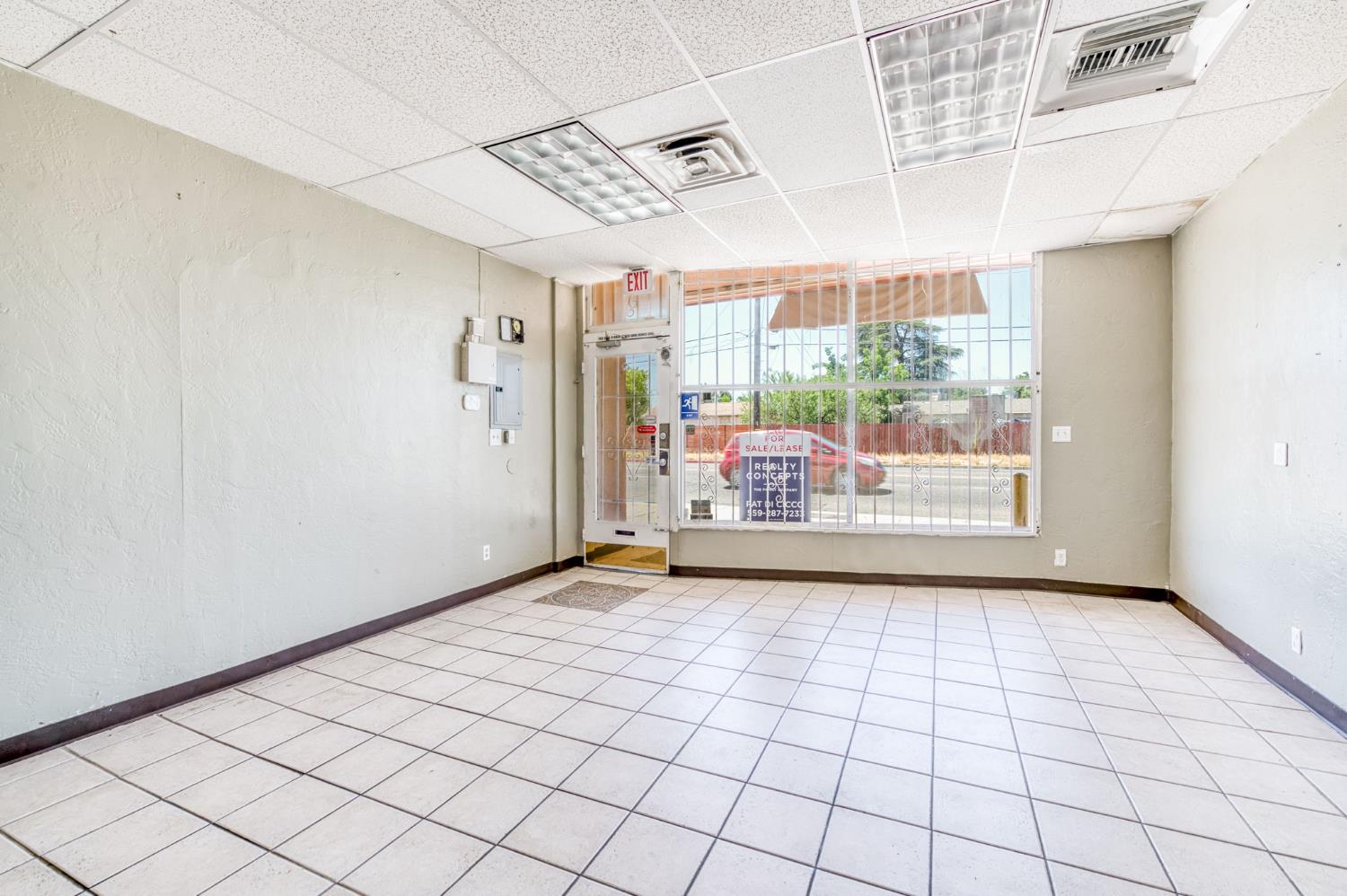 2403 2405 E Clinton Ave, Fresno, CA 93703