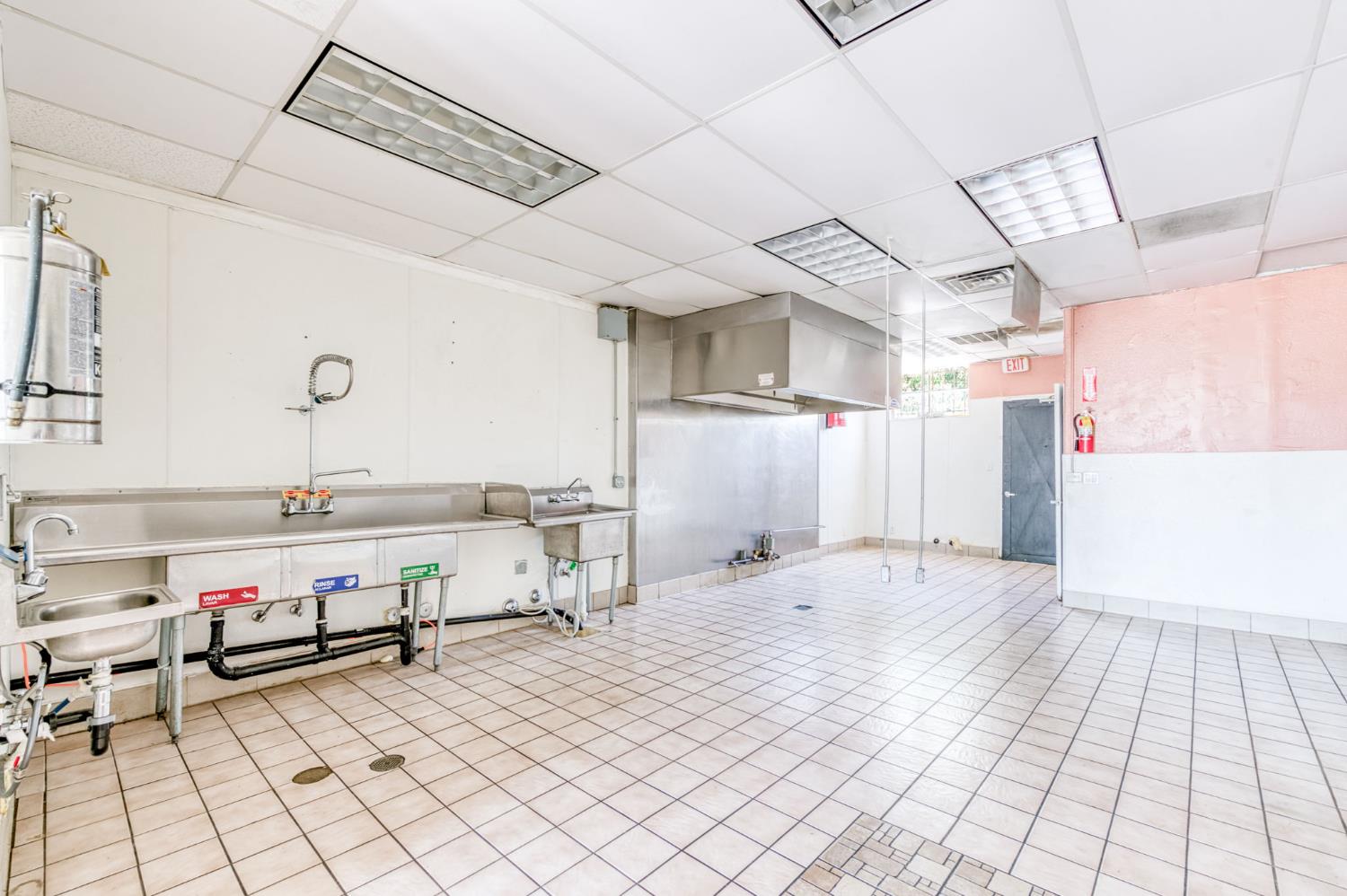 2403 2405 E Clinton Ave, Fresno, CA 93703