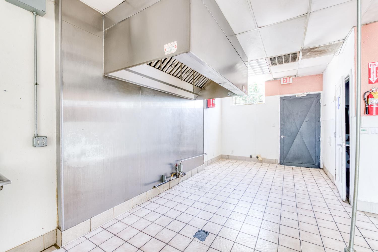 2403 2405 E Clinton Ave, Fresno, CA 93703