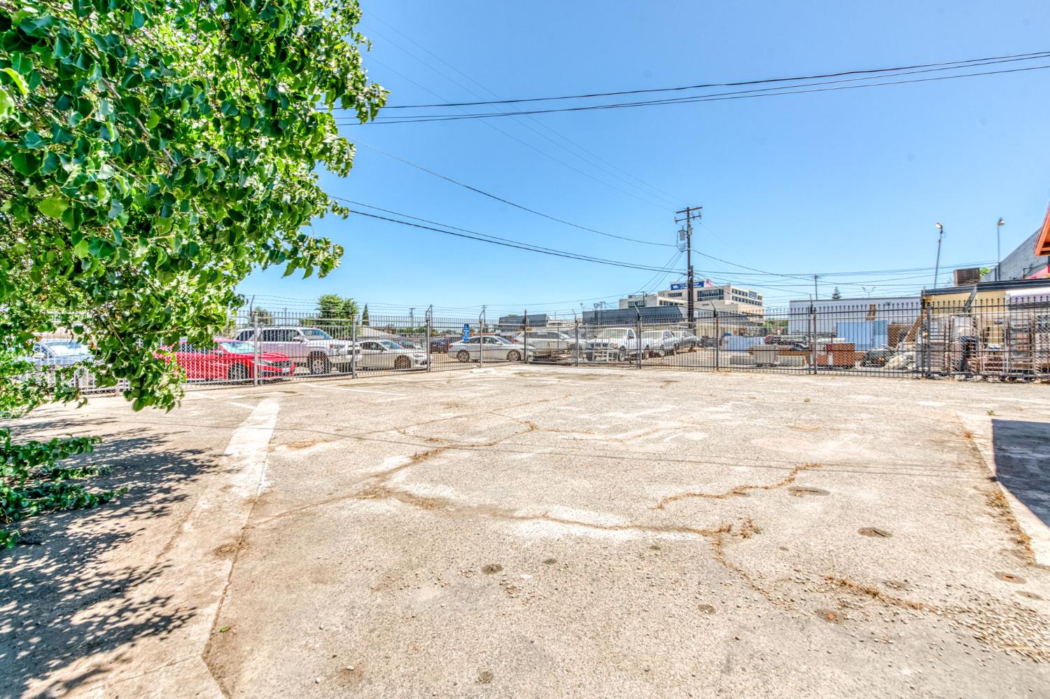 2403 2405 E Clinton Ave, Fresno, CA 93703