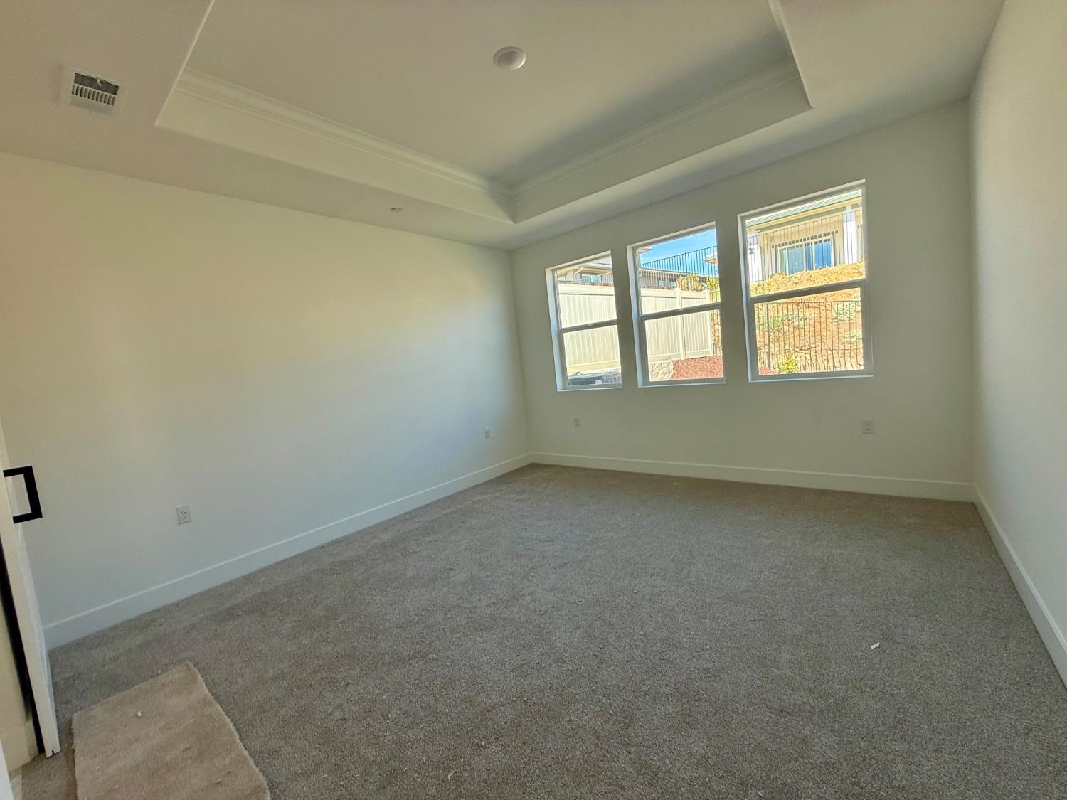 8111 Cottonwood Dr, Friant, CA 93626