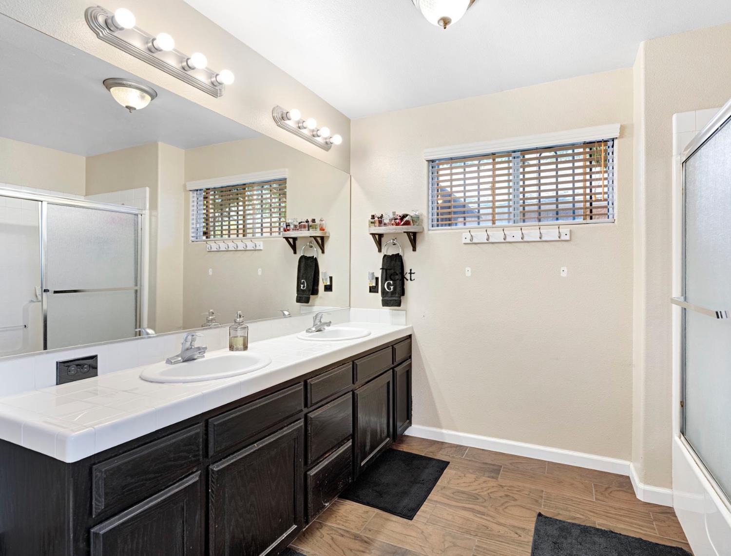 5627 W Hedges, Fresno, CA 93722