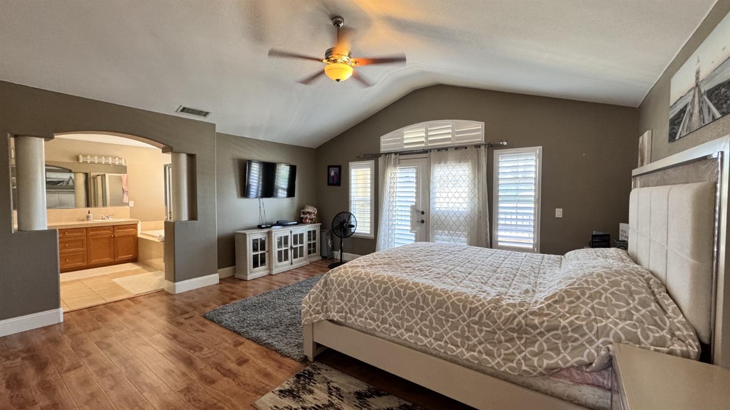 5052 W Locust Ave, Fresno, CA 93722
