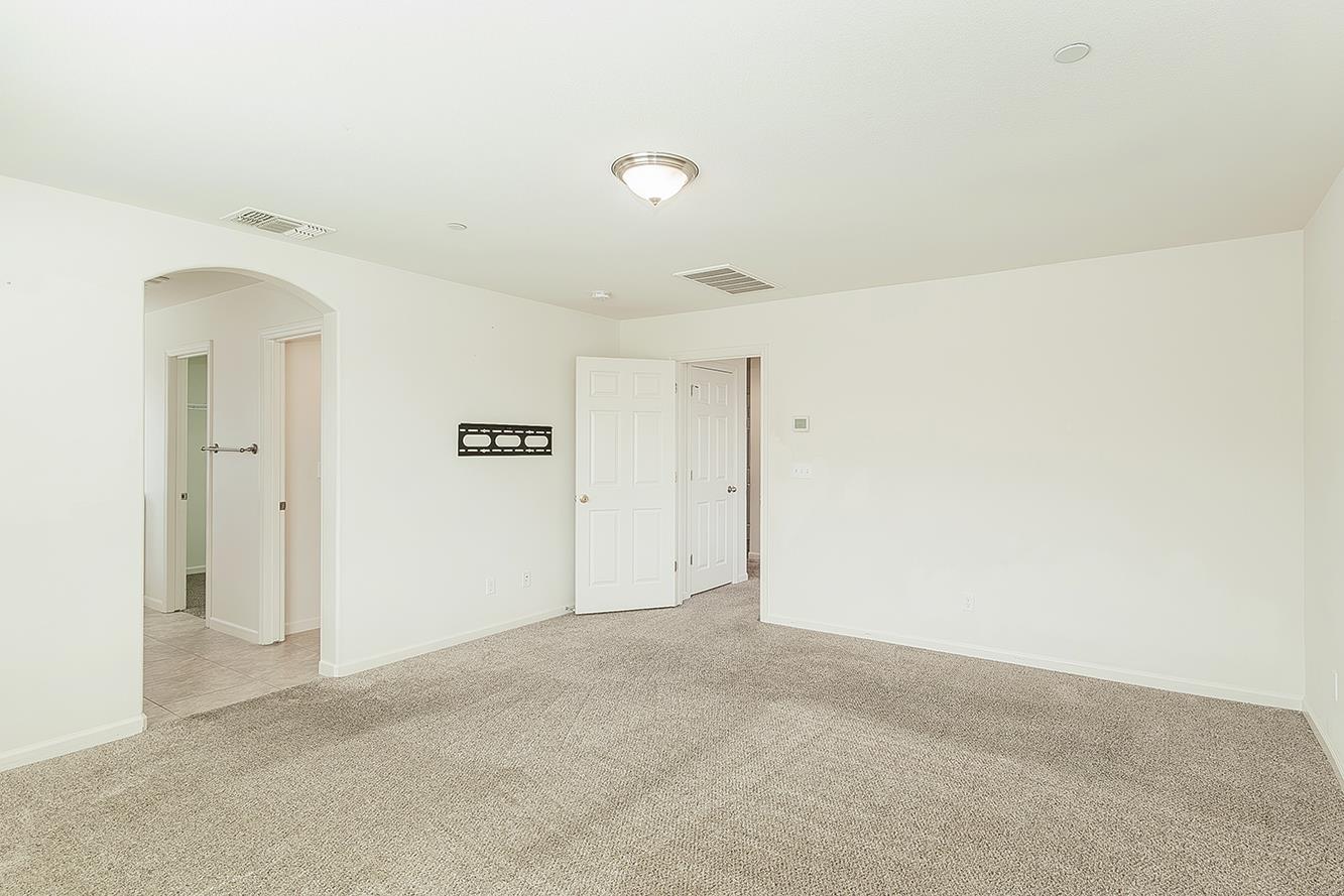 3415 Amanecer Ave, Clovis, CA 93619