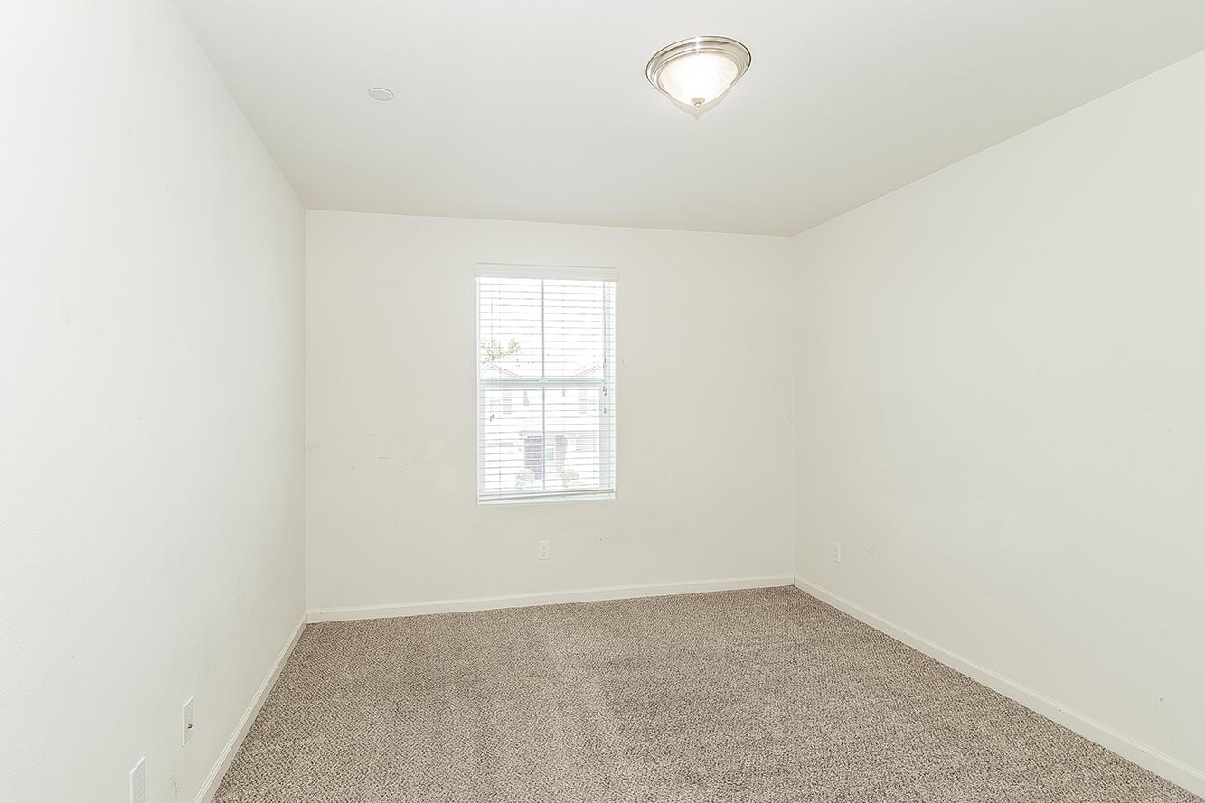 3415 Amanecer Ave, Clovis, CA 93619