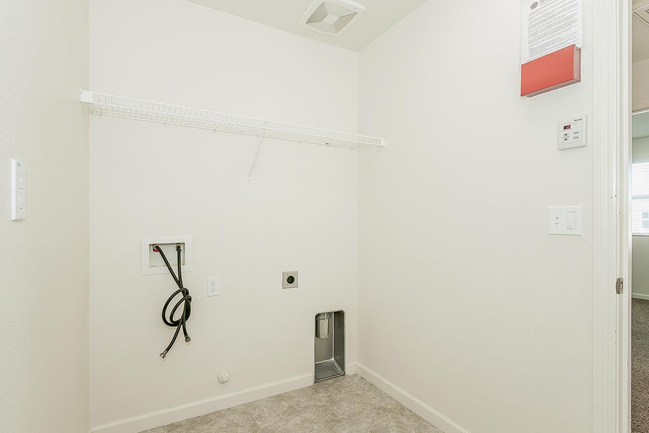 3415 Amanecer Ave, Clovis, CA 93619