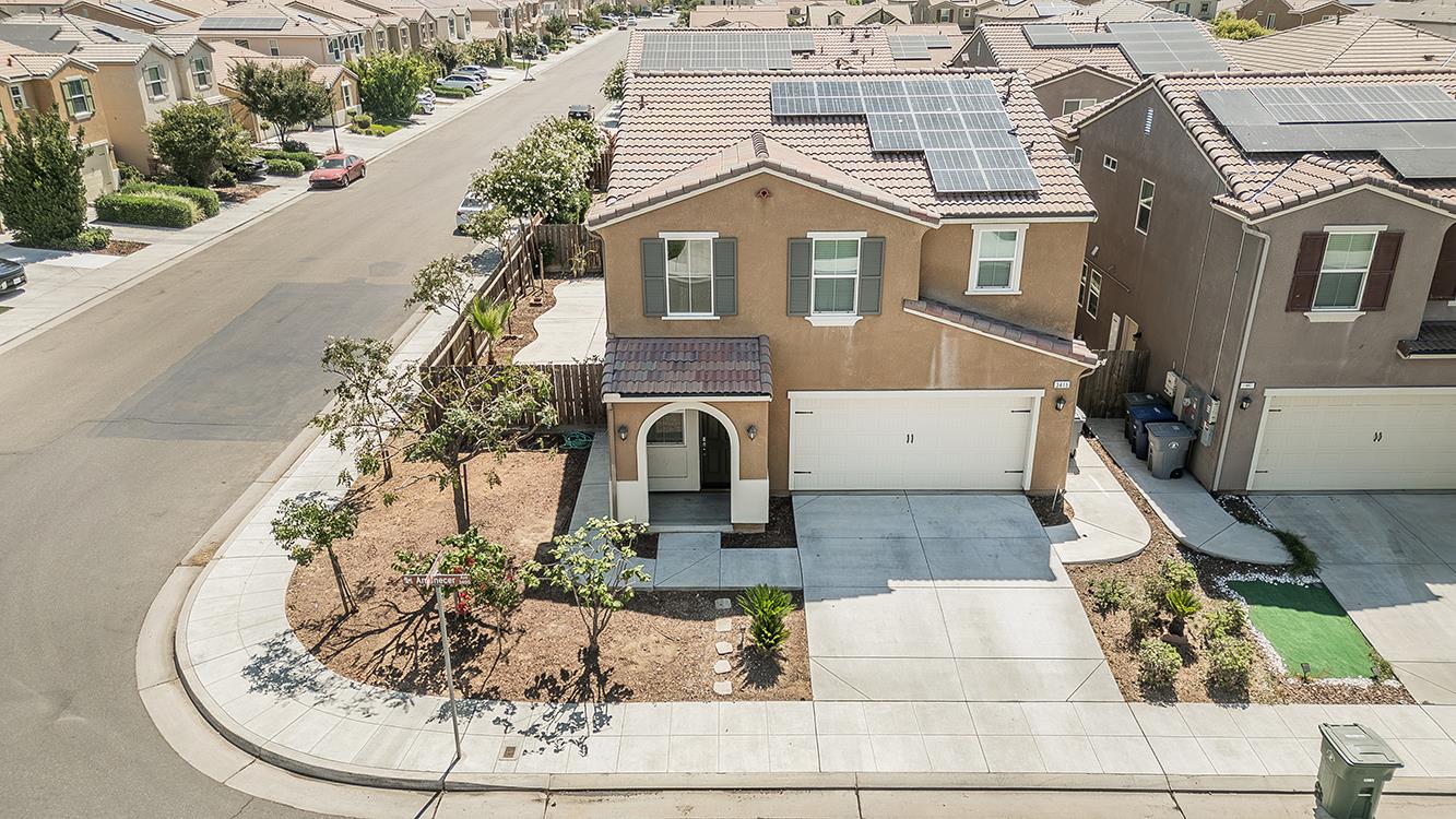 3415 Amanecer Ave, Clovis, CA 93619