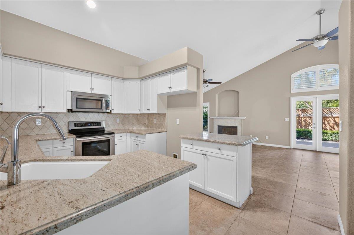1327 E La France Dr, Fresno, CA 93720