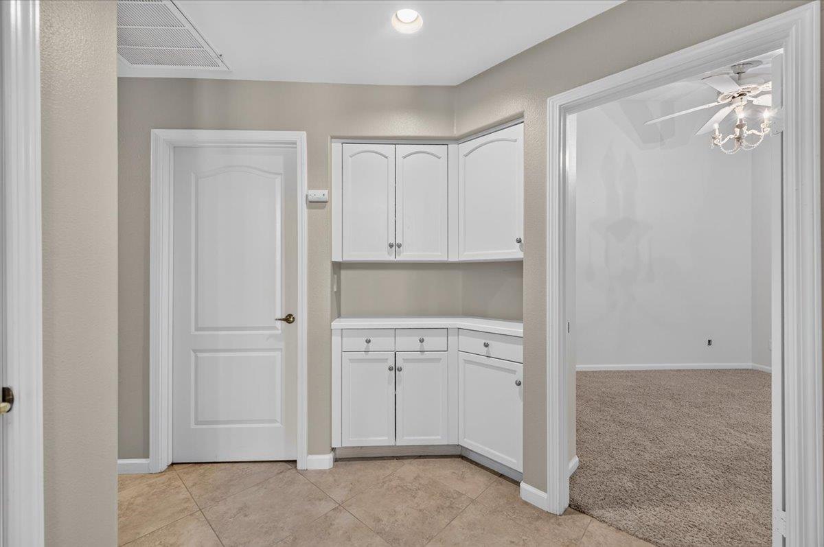 1327 E La France Dr, Fresno, CA 93720