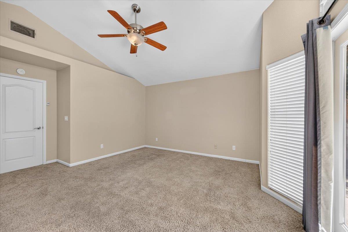 1327 E La France Dr, Fresno, CA 93720