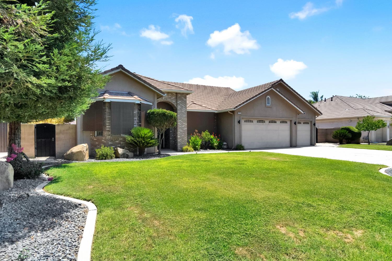 2512 Rodeo St, Selma, CA 93662