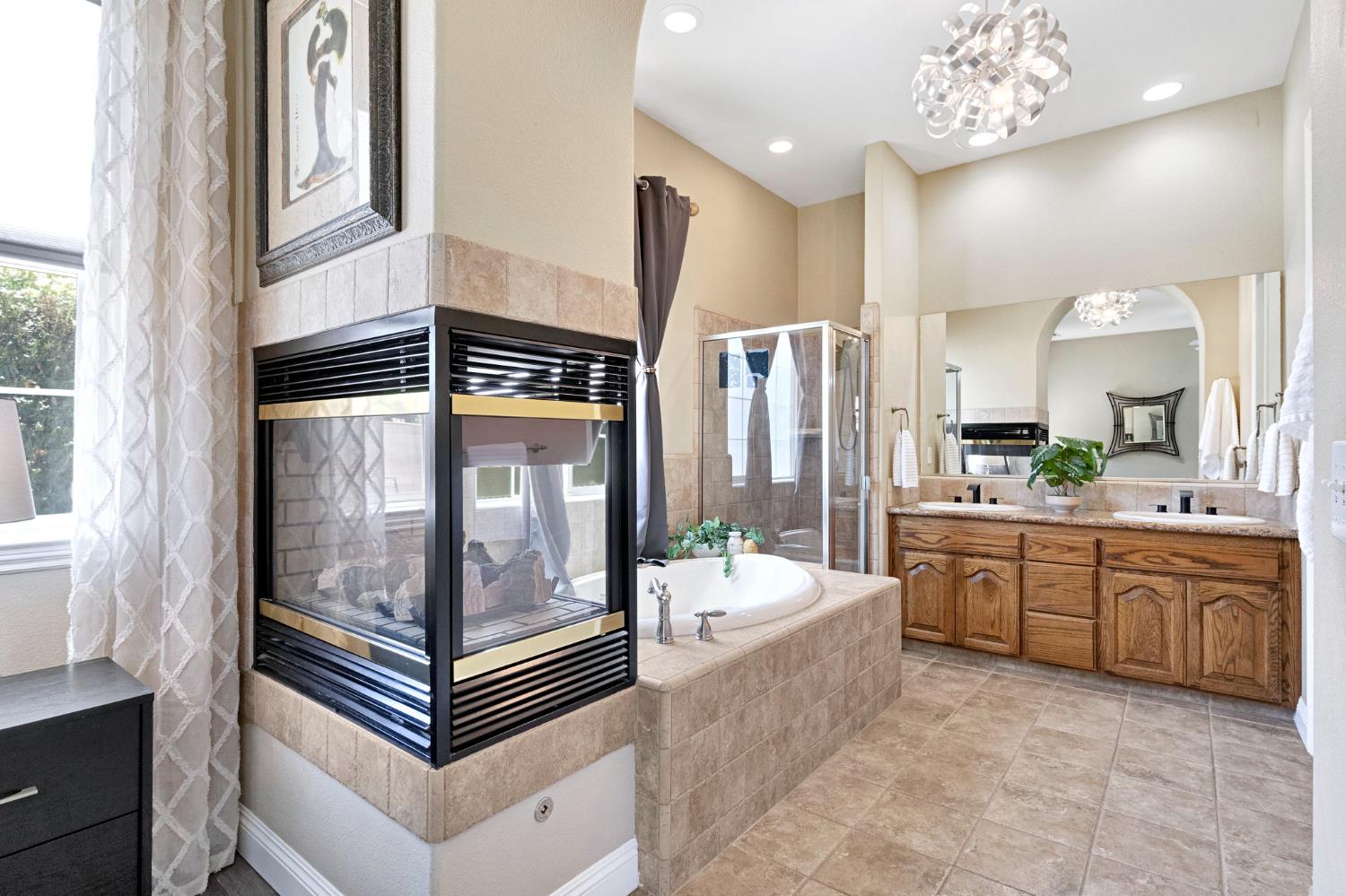 2512 Rodeo St, Selma, CA 93662