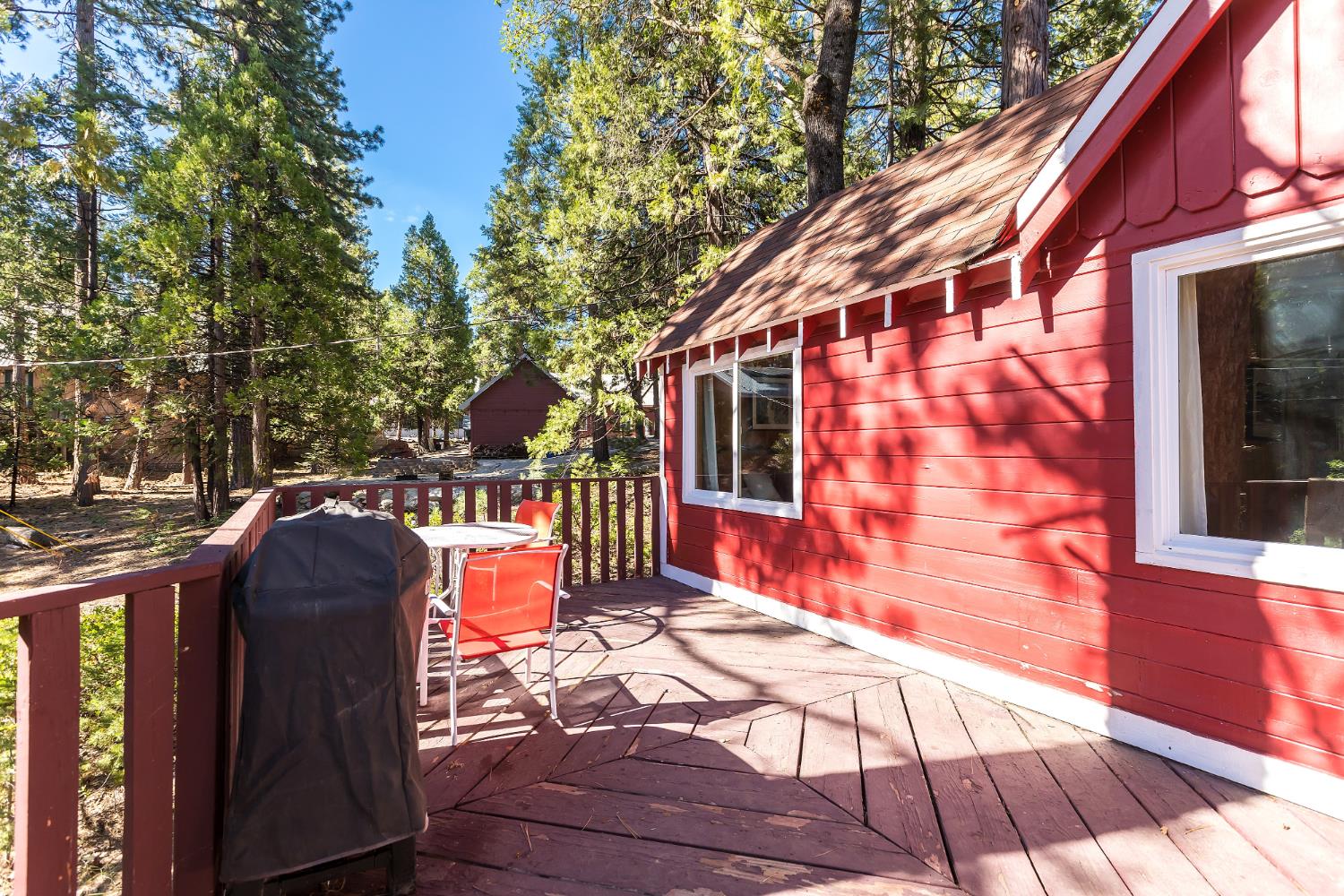 41233 Rock Rd, Shaver Lake, CA 93664