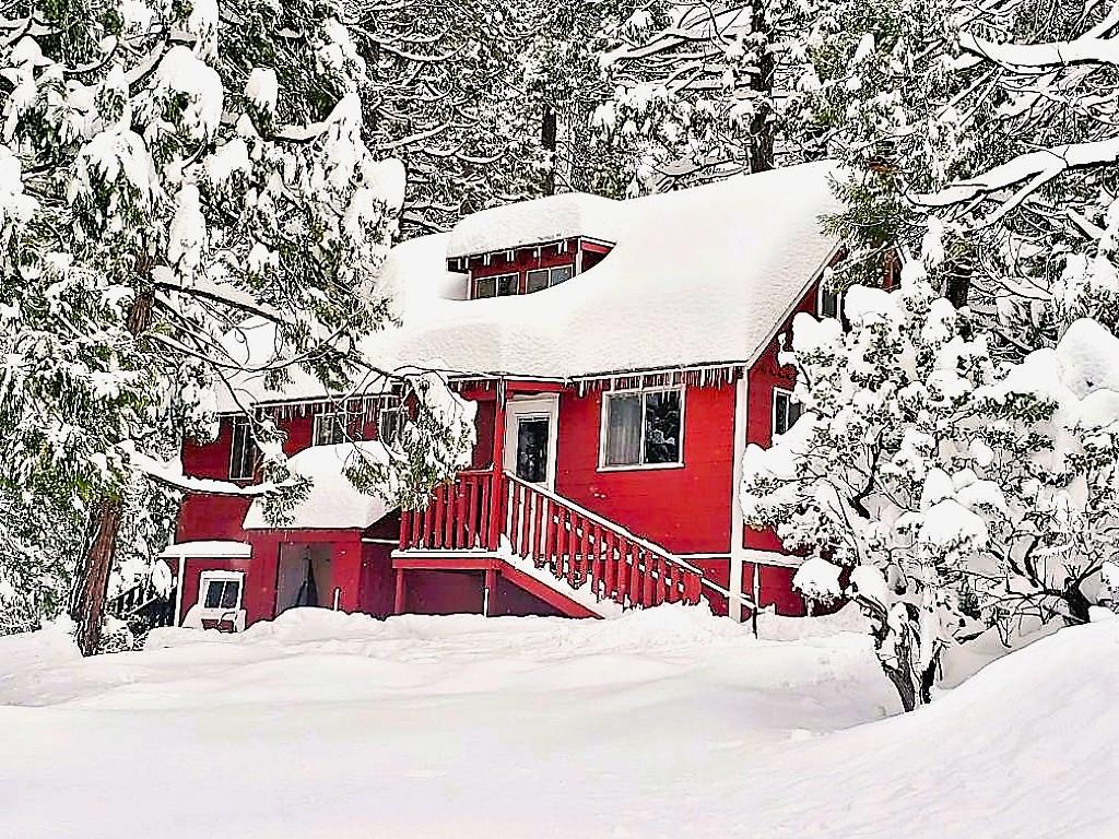 41233 Rock Rd, Shaver Lake, CA 93664