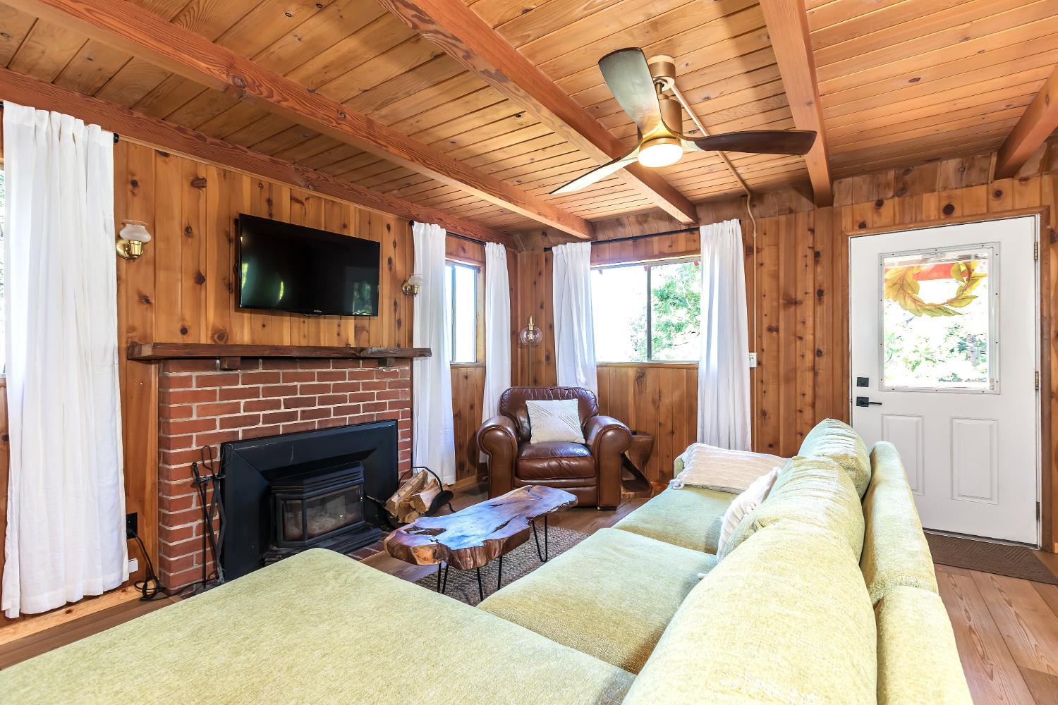 41233 Rock Rd, Shaver Lake, CA 93664