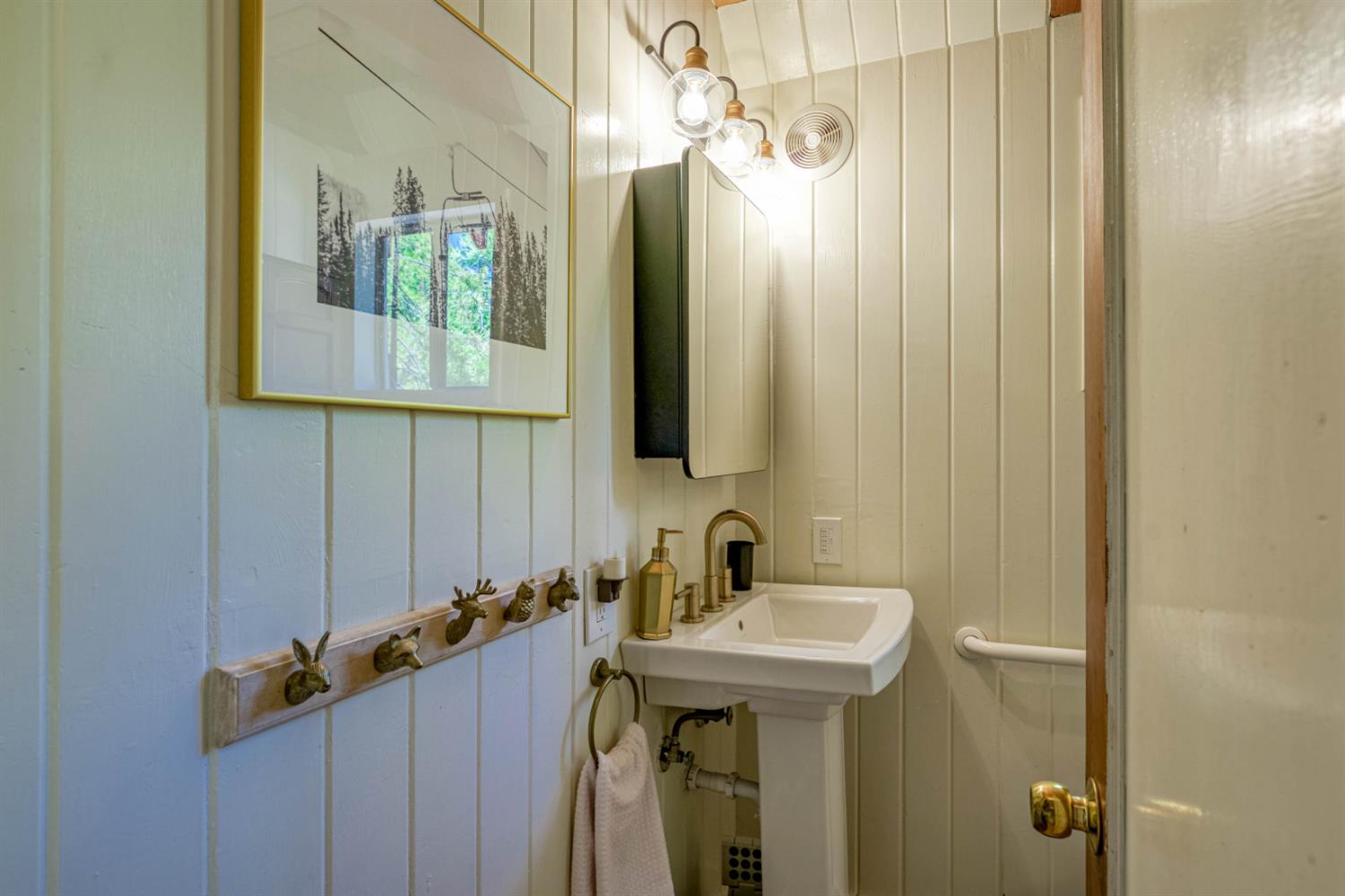 41233 Rock Rd, Shaver Lake, CA 93664