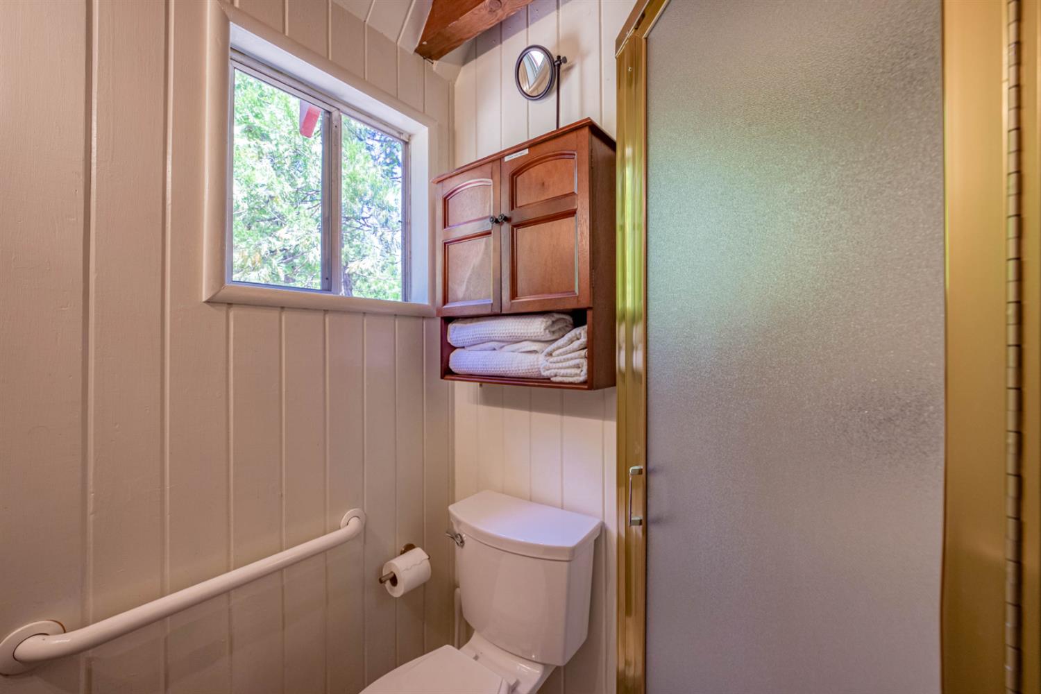 41233 Rock Rd, Shaver Lake, CA 93664