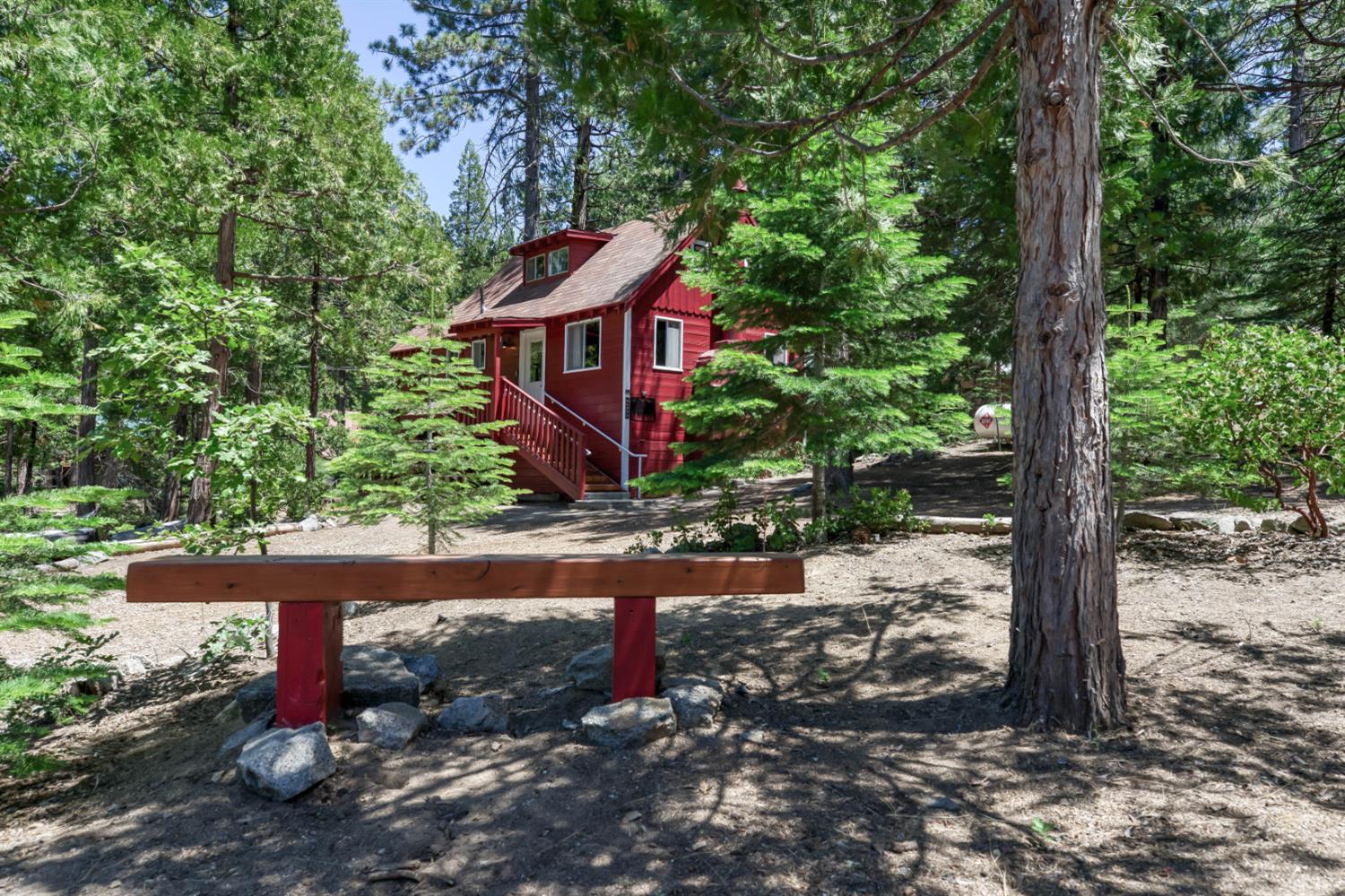 41233 Rock Rd, Shaver Lake, CA 93664