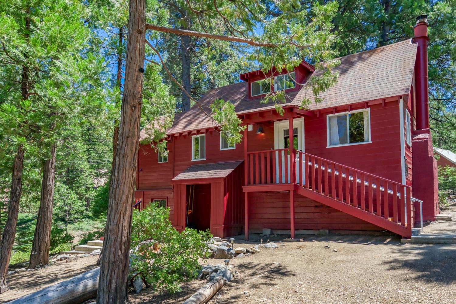 41233 Rock Rd, Shaver Lake, CA 93664